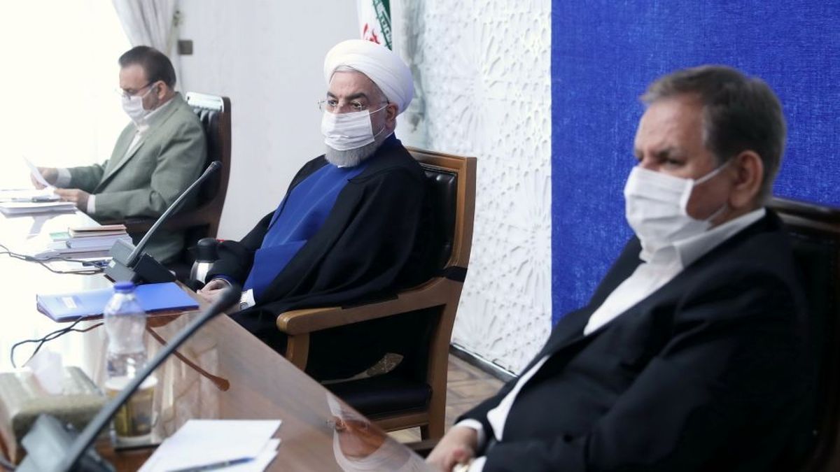 روحانی: حفظ سلامت و جان مردم اولویت اول است/ برنامه‌های دولت برای ثبات در بازار ارز و کنترل گرانی