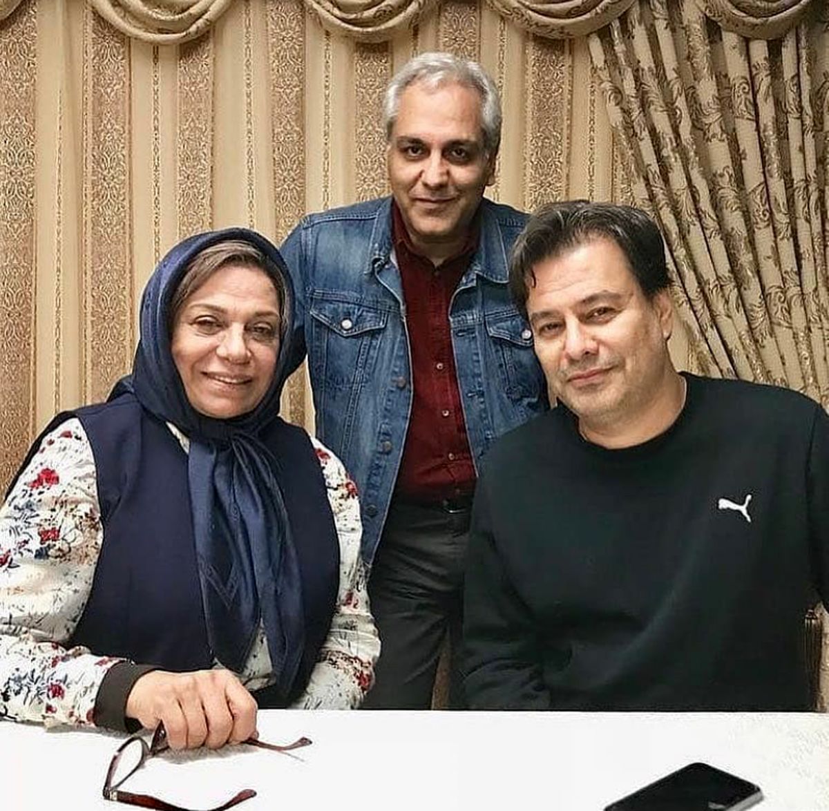 عکس جدید از مهران مدیری در پشت صحنه هیولا