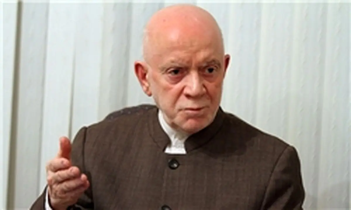 چمران الگوی یک مسلمان متدین مبارز و مطیع رهبری است