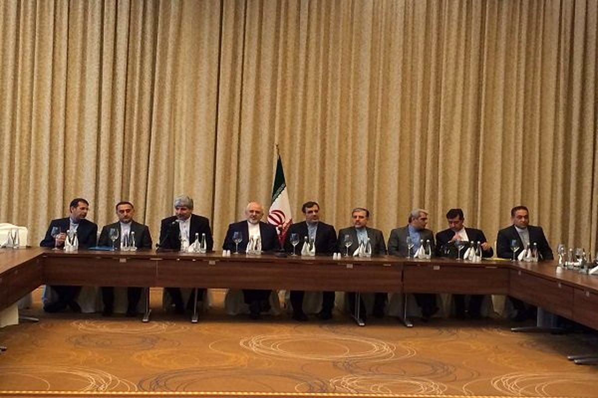 دیدار ظریف با ایرانیان نخبه مقیم لهستان