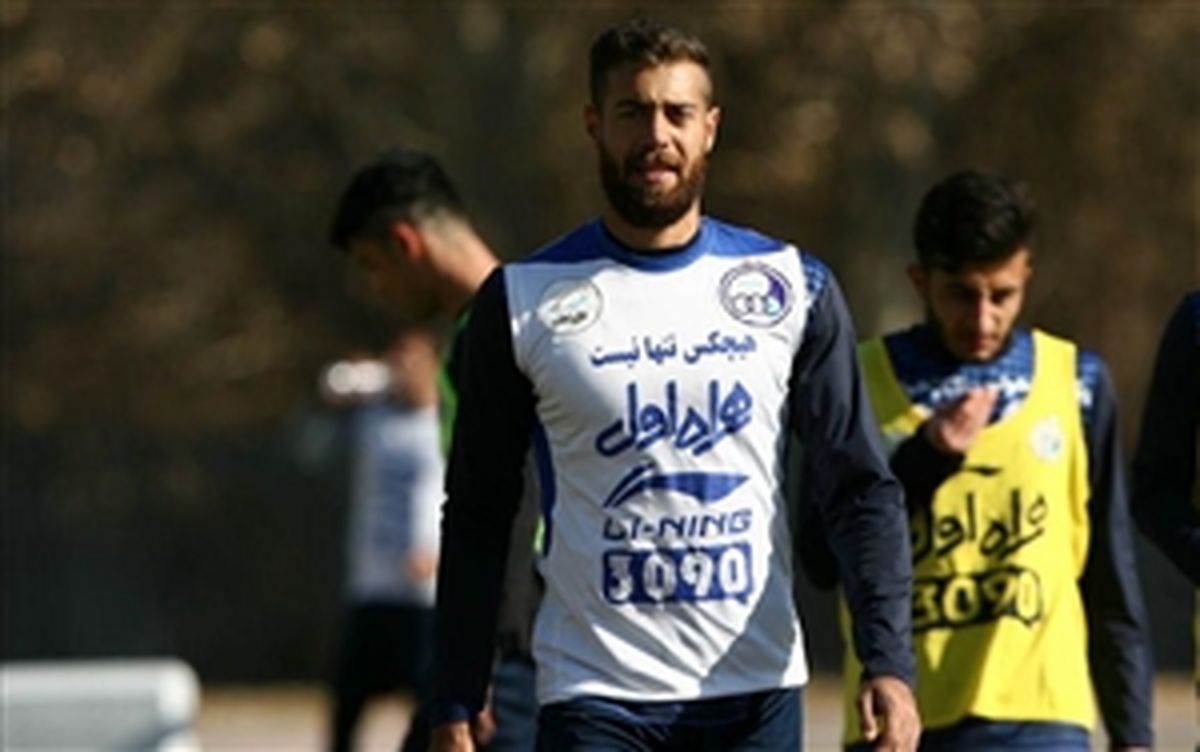 مهاجم استقلال قرارداد خود را فسخ کرد 