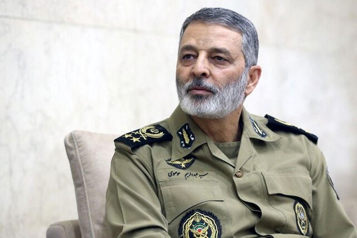 ارتش آماده تر از هر زمان دیگر گوش به فرمان فرماندهی معظم کل قوا است
