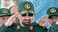 لباس رزم پوشیده ام تا کمک کنم