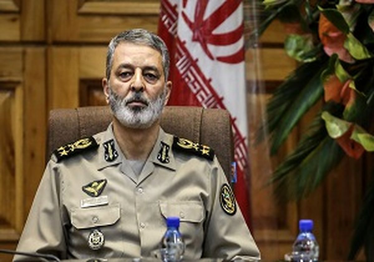 بازدید فرمانده کل ارتش از ناوگان شمال و منطقه چهارم دریایی ارتش