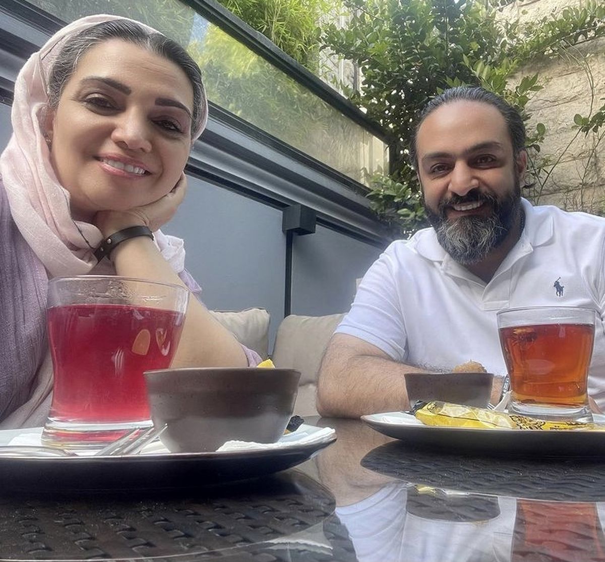 کافه رفتن الهام پاوه نژاد با دوستش + عکس