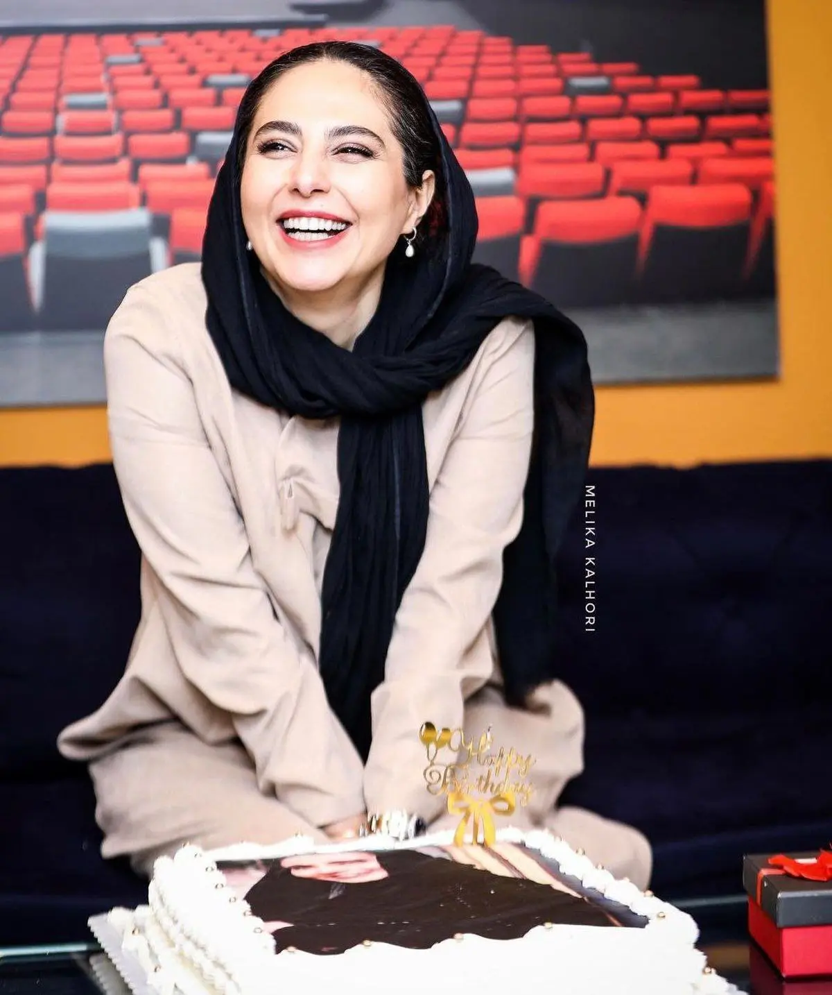 تصویری از تولد رعنا آزادی ور در پردیس سینمایی کوروش
