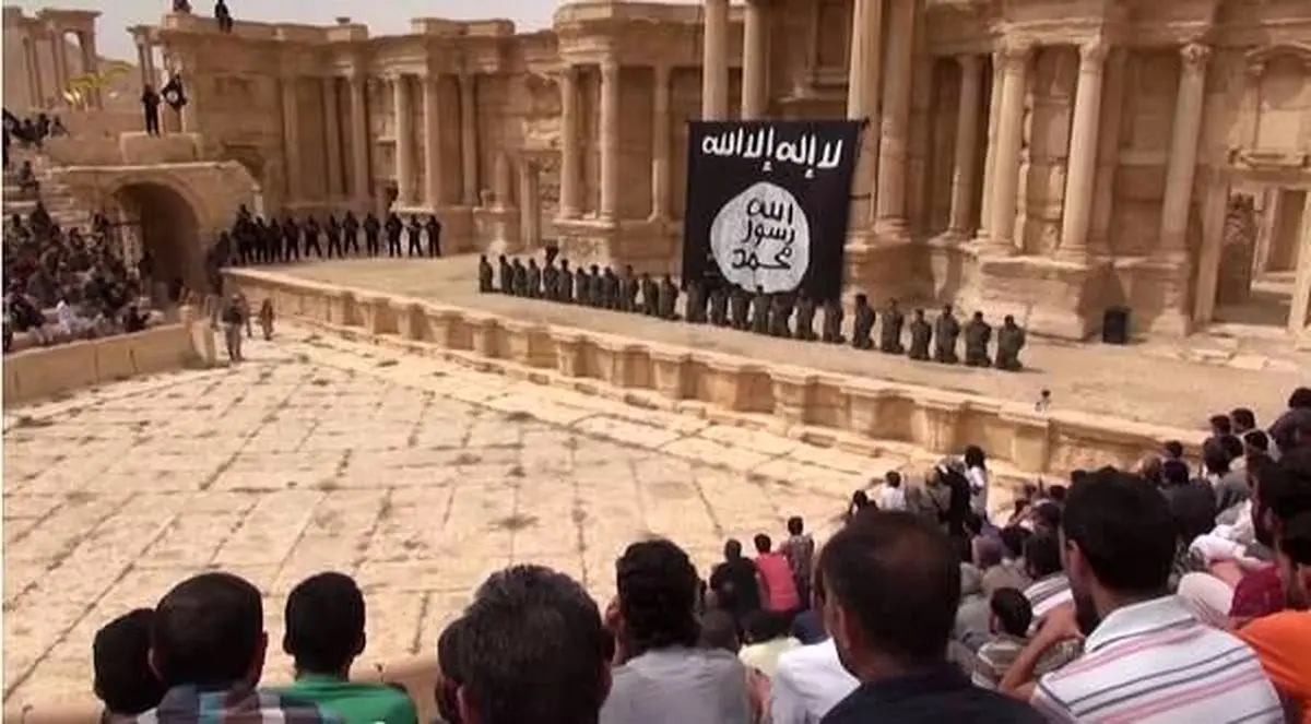 اعدام سربازان سوری به دست داعش/ فیلم