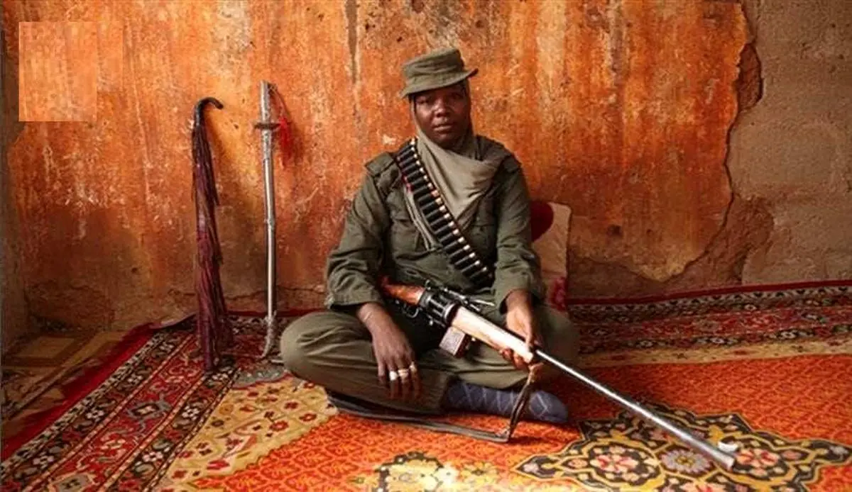 زن شکارچی آهو به جنگ بوکو حرام رفت