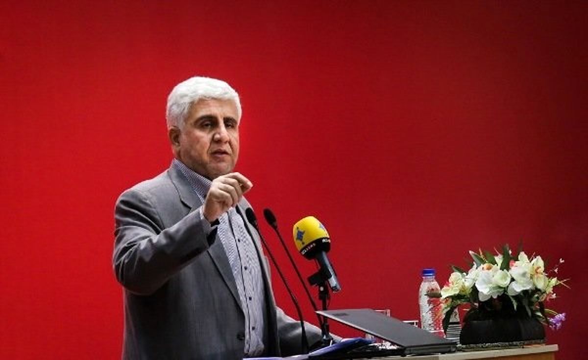دشمن با تغییر باورها و نگرش ها در جوانان نفوذ می کند