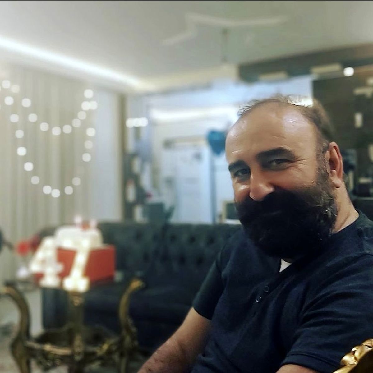 خانه ساده و شیک مهران احمدی + عکس