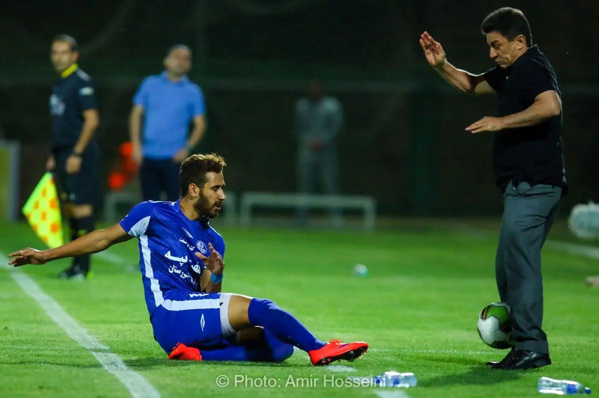 تکل آبی‌ها روی پای قلعه‌نویی!/عکس