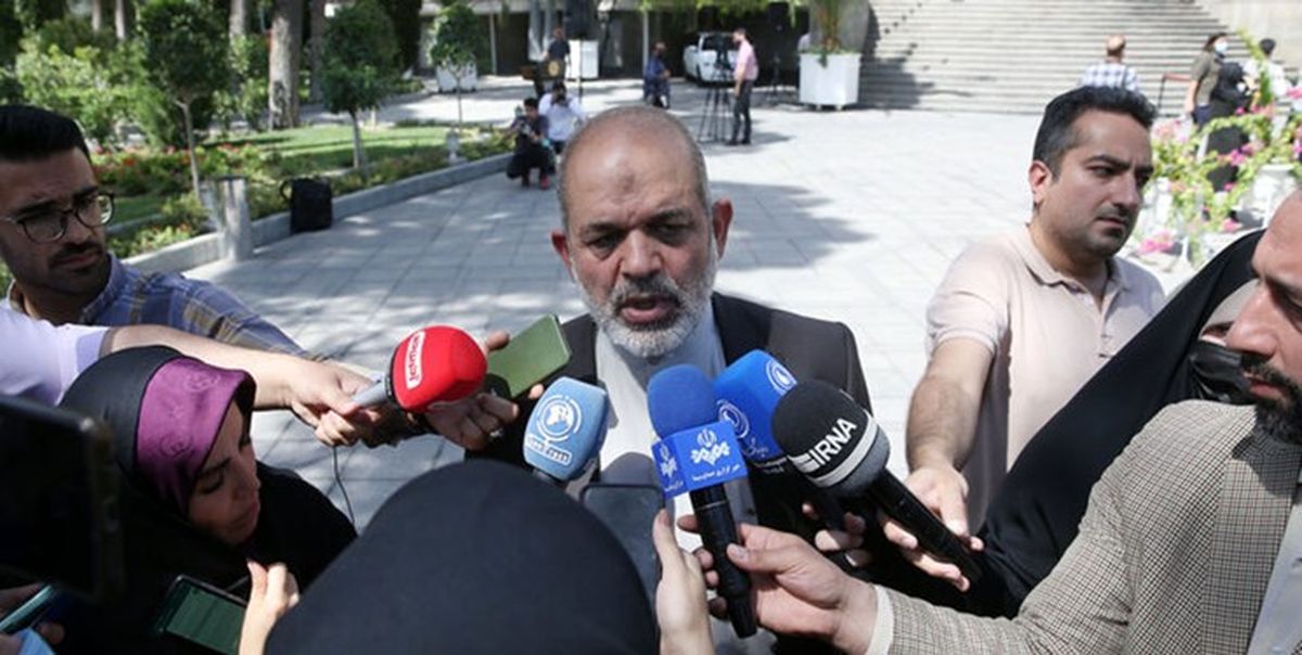 وزیر کشور : اتباع غیر قانونی باید به کشور خود بازگردانده شوند