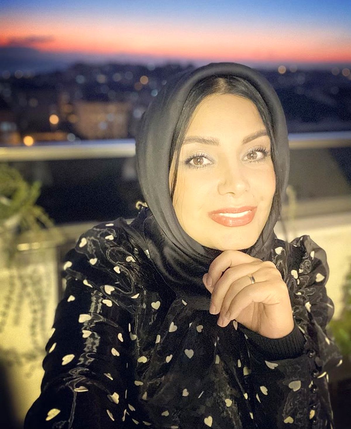 ظاهر جدید صبا راد در ترکیه + عکس