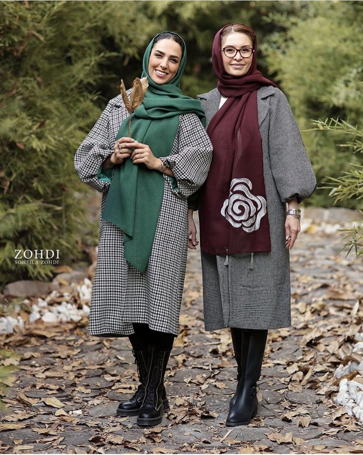 عکس پاییزی سوگل طهماسبی و دوستش
