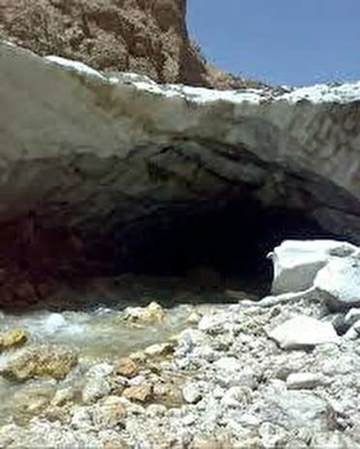 ۲۰ کشته و زخمی در حادثه ریزش تونل غاریخی چما