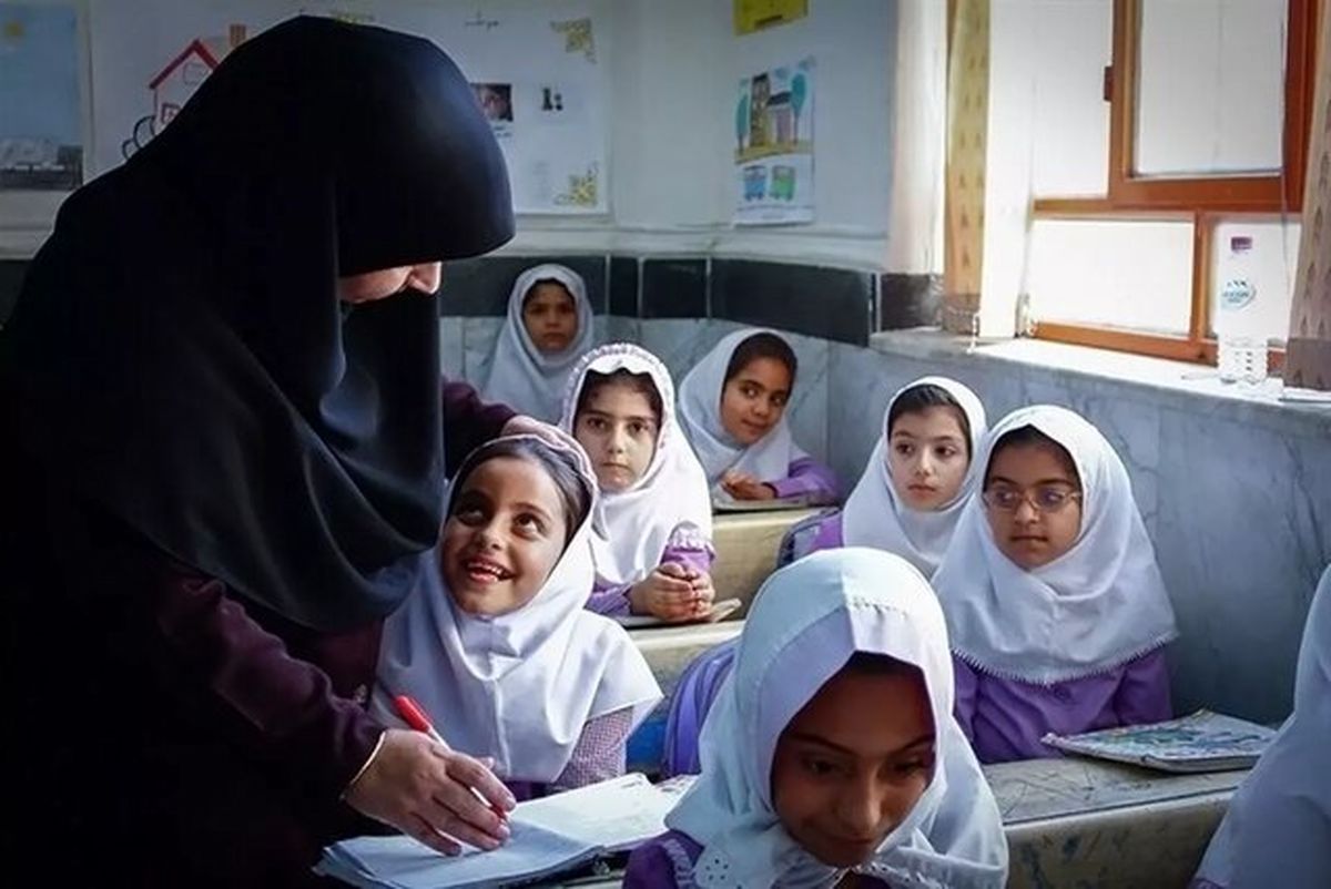 نومعلمان و جاماندگان رتبه‌بندی نسبت به بارگذاری مدارک اقدام کنند / حل مشکل مهرآفرین‌ها