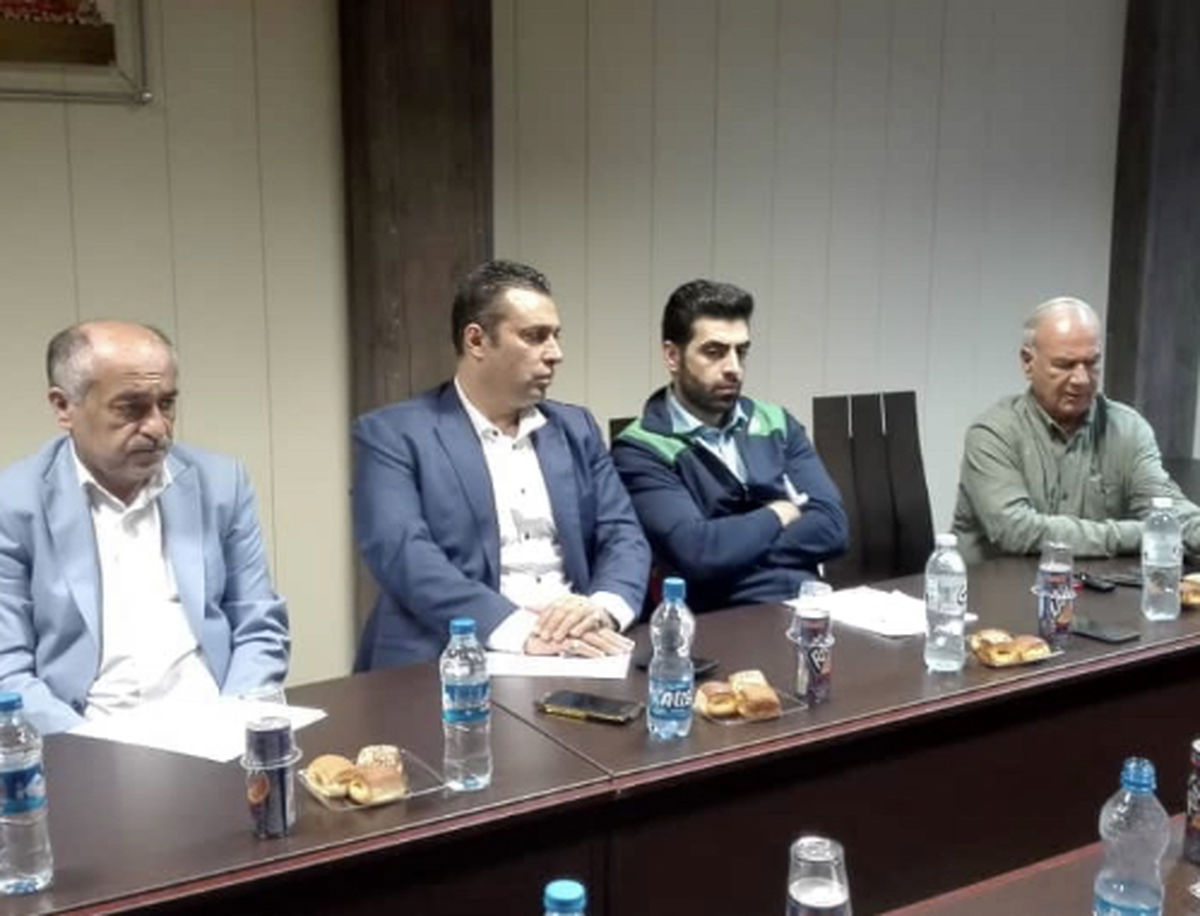 امید‌های ایران سفید و امید‌های سوریه قرمز می‌پوشند