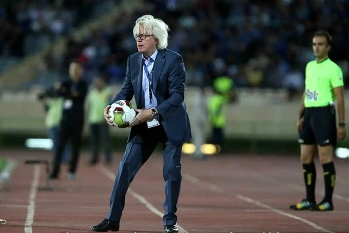 بابانوئل با لباس آبی آمد/ سال نوی استقلال مبارک!