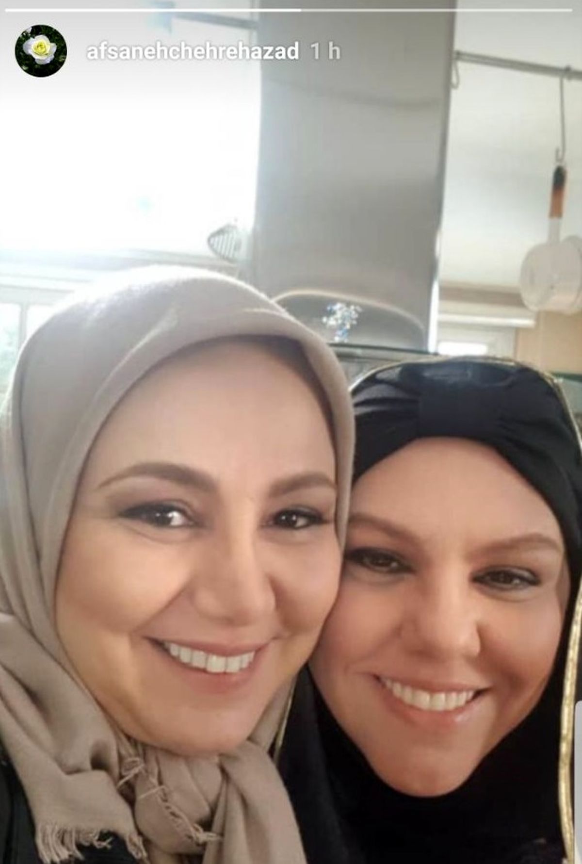 سلفی عاشقانه بهنوش بختیاری + عکس