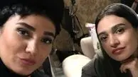 مینا وحید با موهای مصنوعی