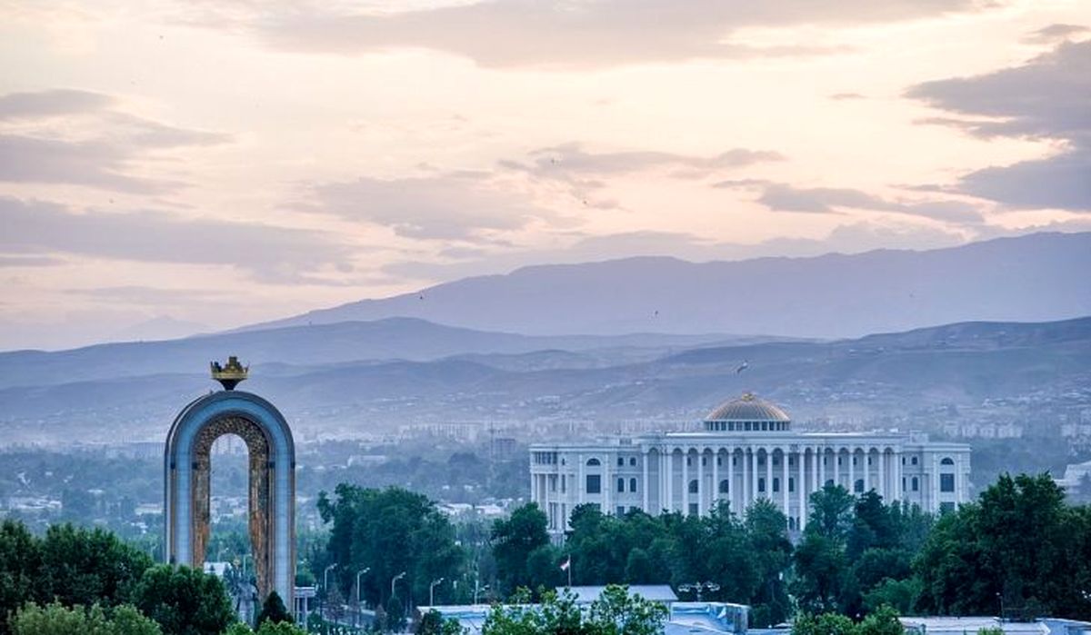 بازگشت 4 کودک تاجیک  به وطنشان
