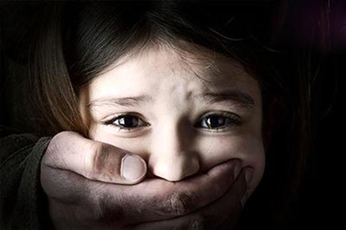 چگونه به کودکانمان آموزش دهیم از آزار جنسی در امان باشند؟