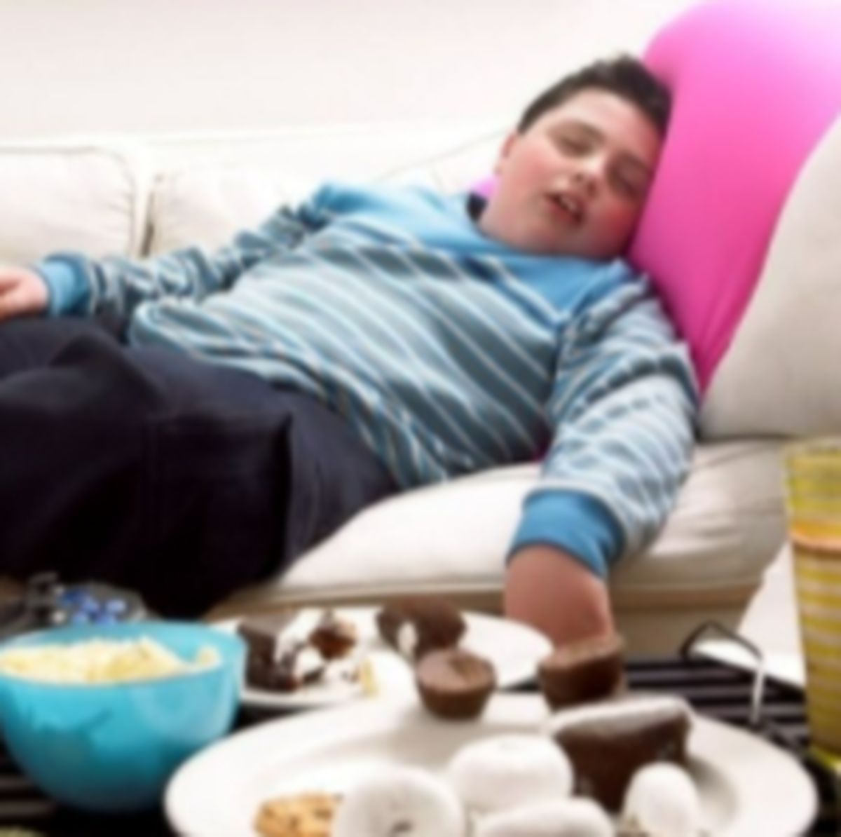 مشکلات و عوارض چاقی و اضافه وزن در کودکان 