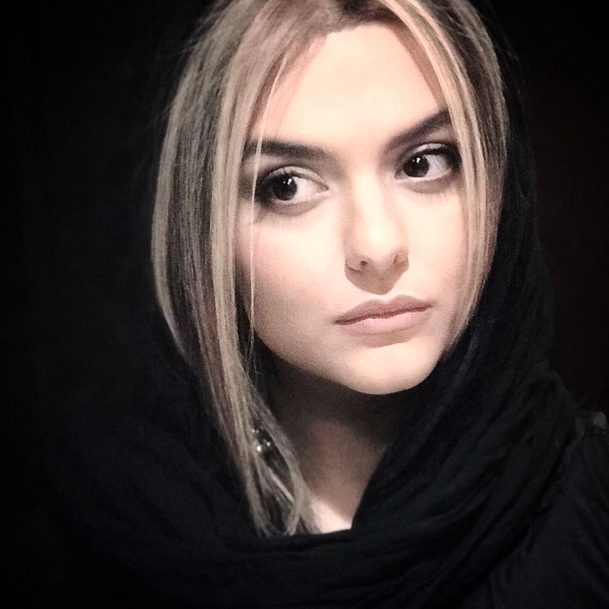 پست جدید بازیگر سریال رهایم نکن + عکس