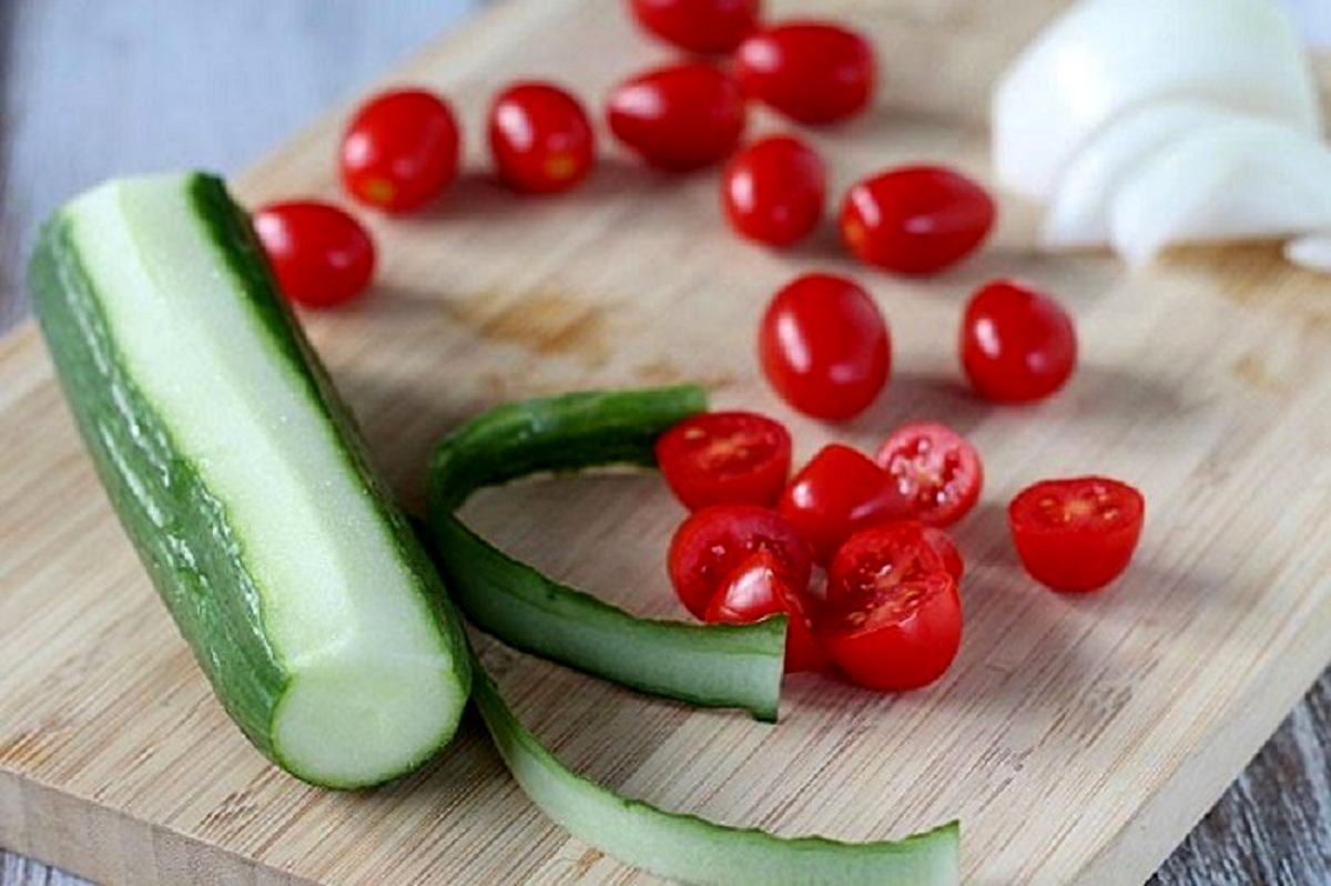 چرا نباید خیار و گوجه فرنگی را باهم خورد؟