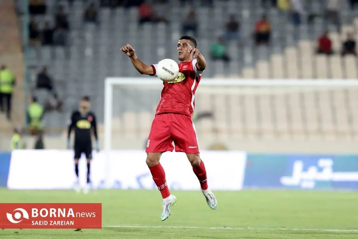 مدافع پرسپولیس زیر تیغ