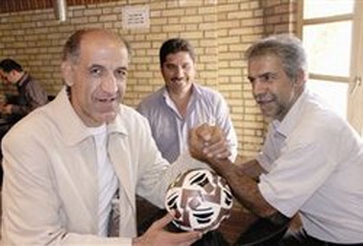 فنونی‌زاده: ۹۷ فاجعه بود خدا ۹۸ را به‌خیر کند