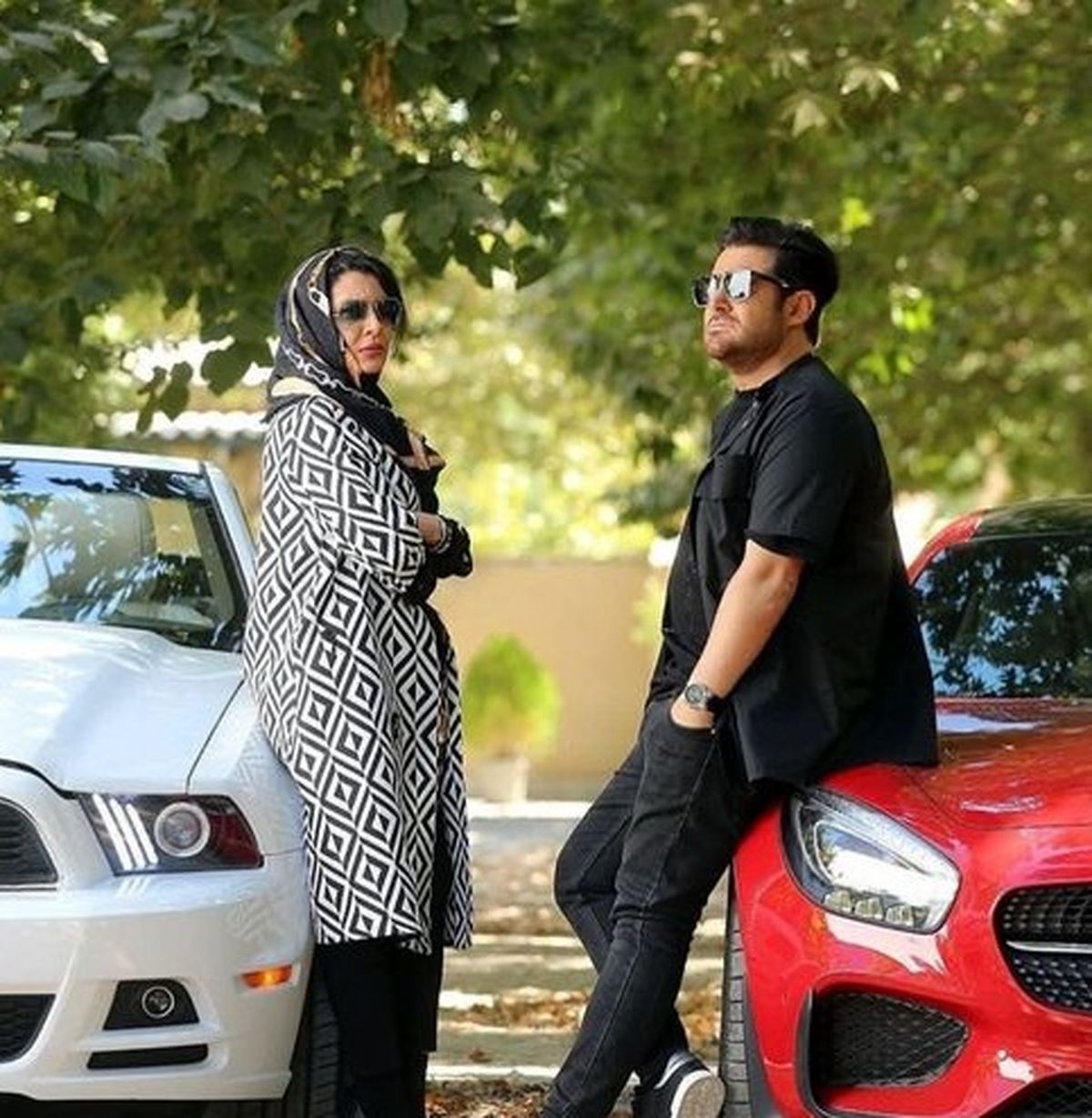 کل کل ماشین لوکس محمدرضا گلزار با ساره بیات