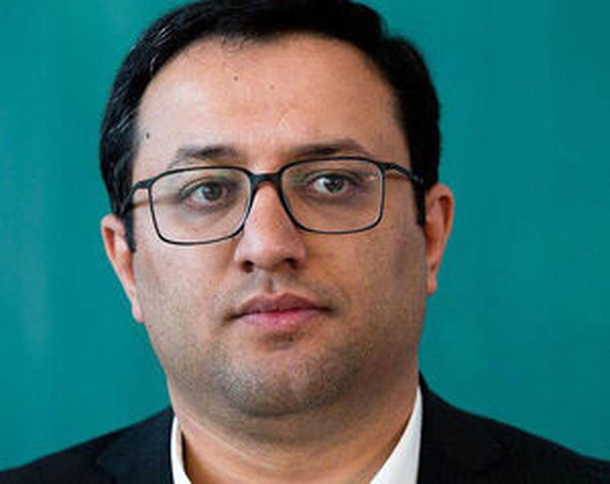 اینستاگرام :مهدی محمدی: آقای ظریف، بمانید