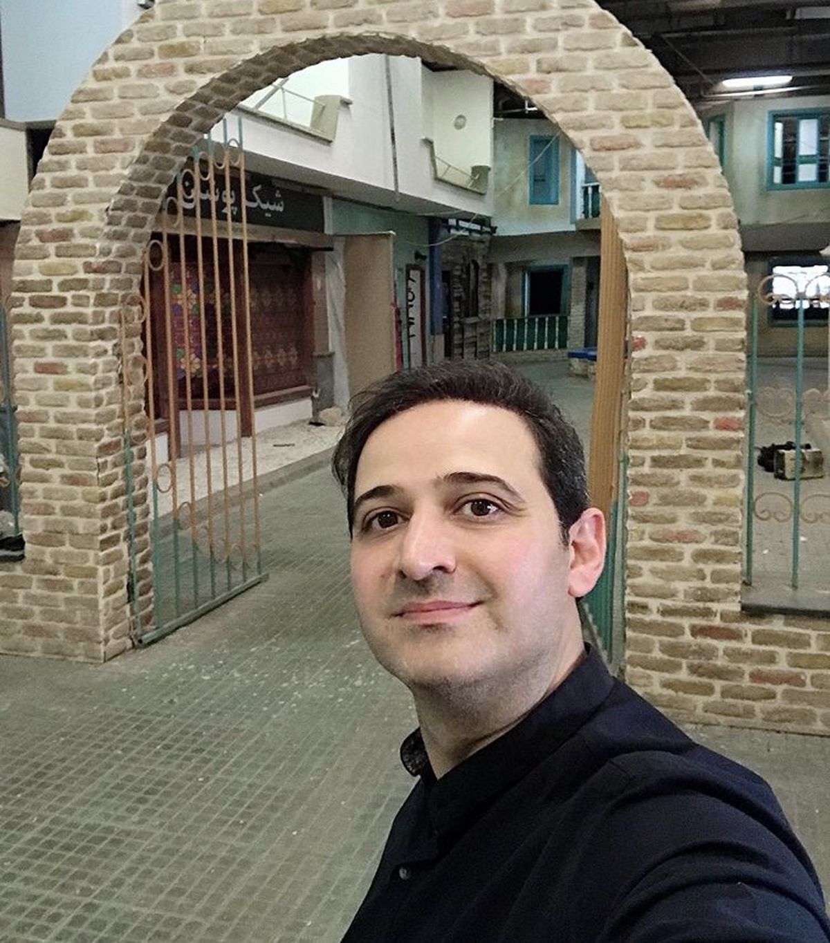 گشت و گذار سعید شیخ زاده در مناطق قدیمی + عکس