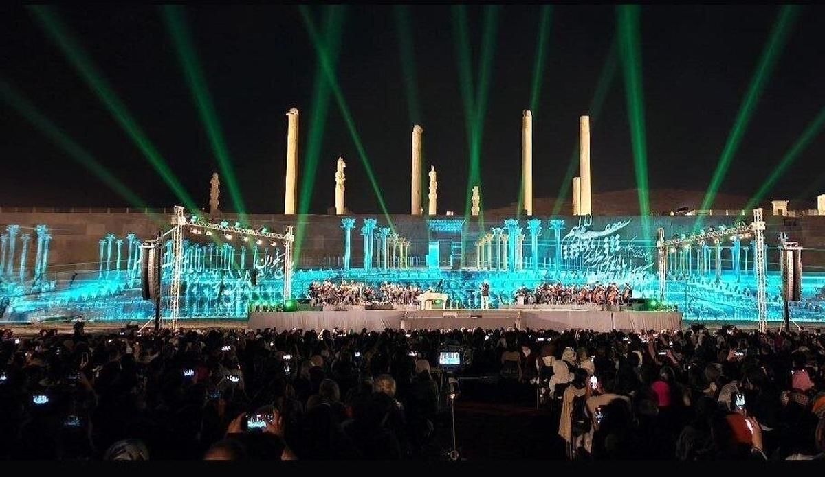کنسرت جنجالی علیرضا قربانی در تخت جمشید +  ویدئو