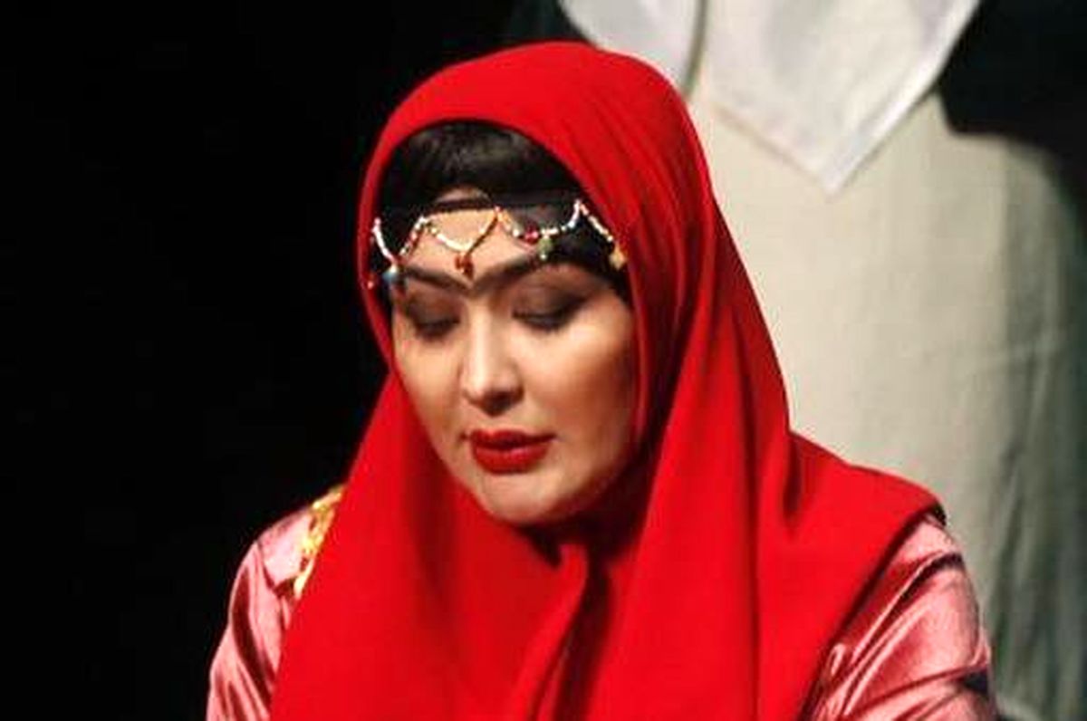 مریم معصومی در نمایی از تئاتر «وقایع اتفاقیه»