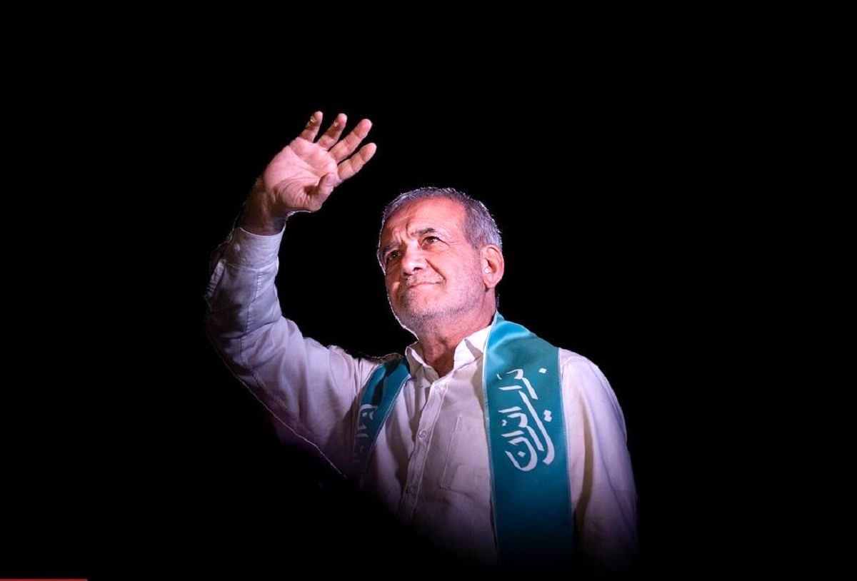 عزاداری پزشکیان در کنار شیخ معروف + عکس