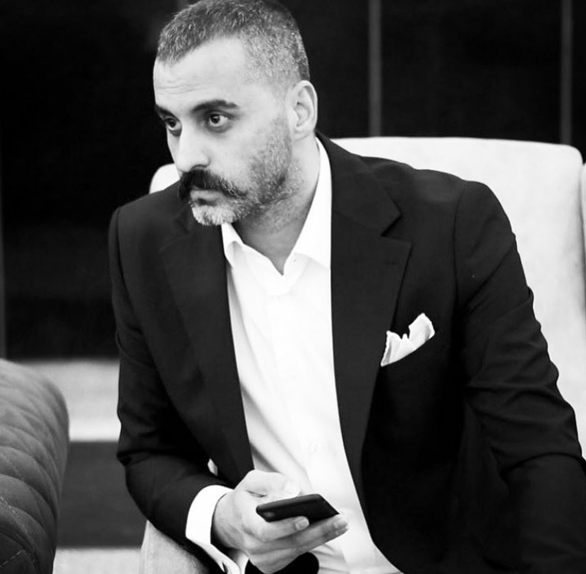 تیپ سیاه سفید علیرام نورایی+ عکس