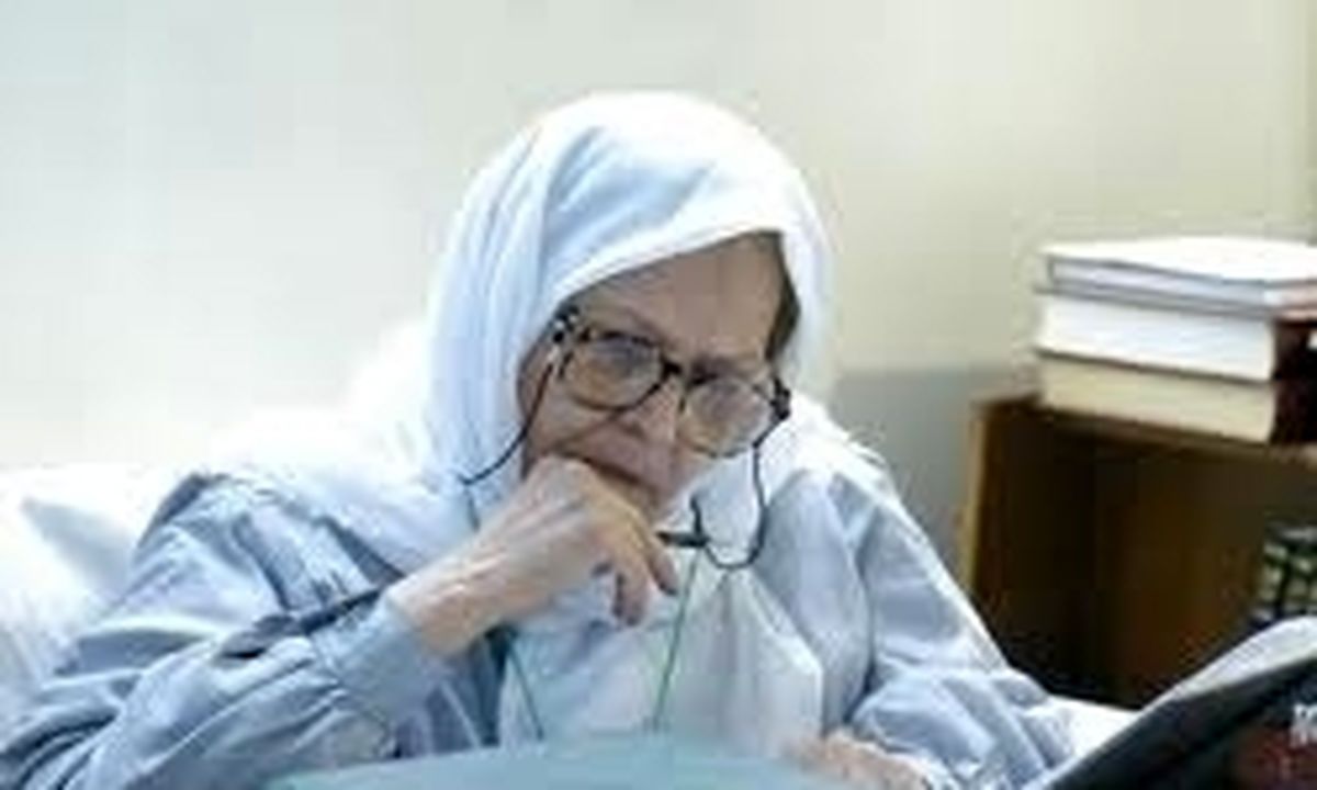 ماجرای دیدار طاهره صفارزاده با امام خمینی(ره)