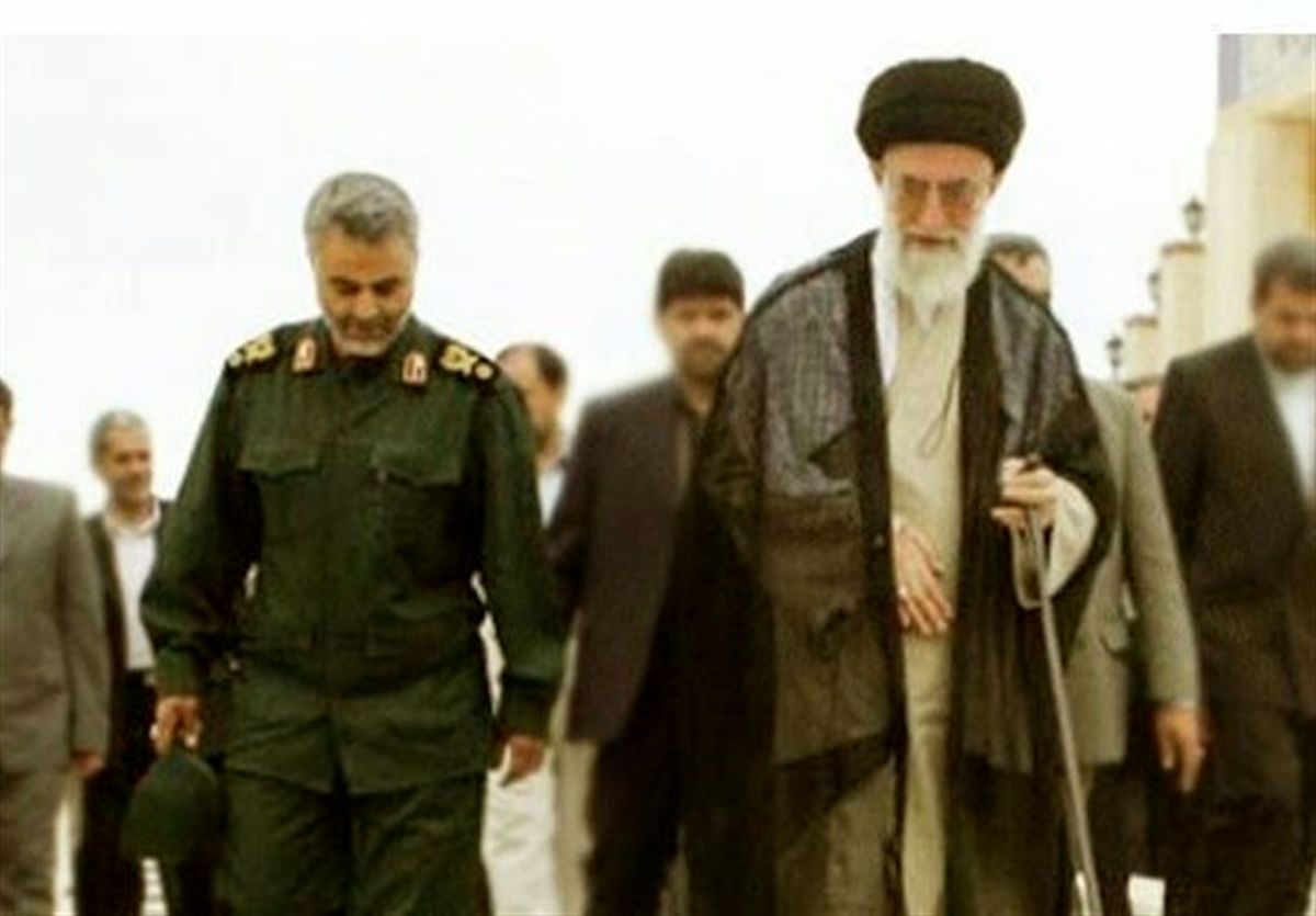 همراهی سردار سلیمانی با رهبر انقلاب/تصاویر