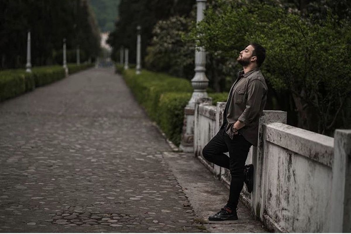 بابک‌جهانبخش در جاده ای زیبا + عکس
