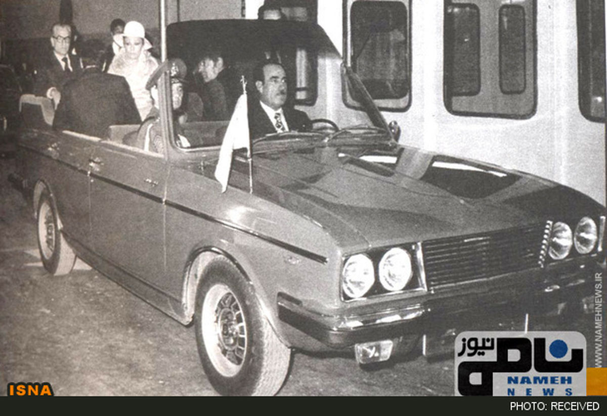 عکس پیکان سواری شاه و فرح