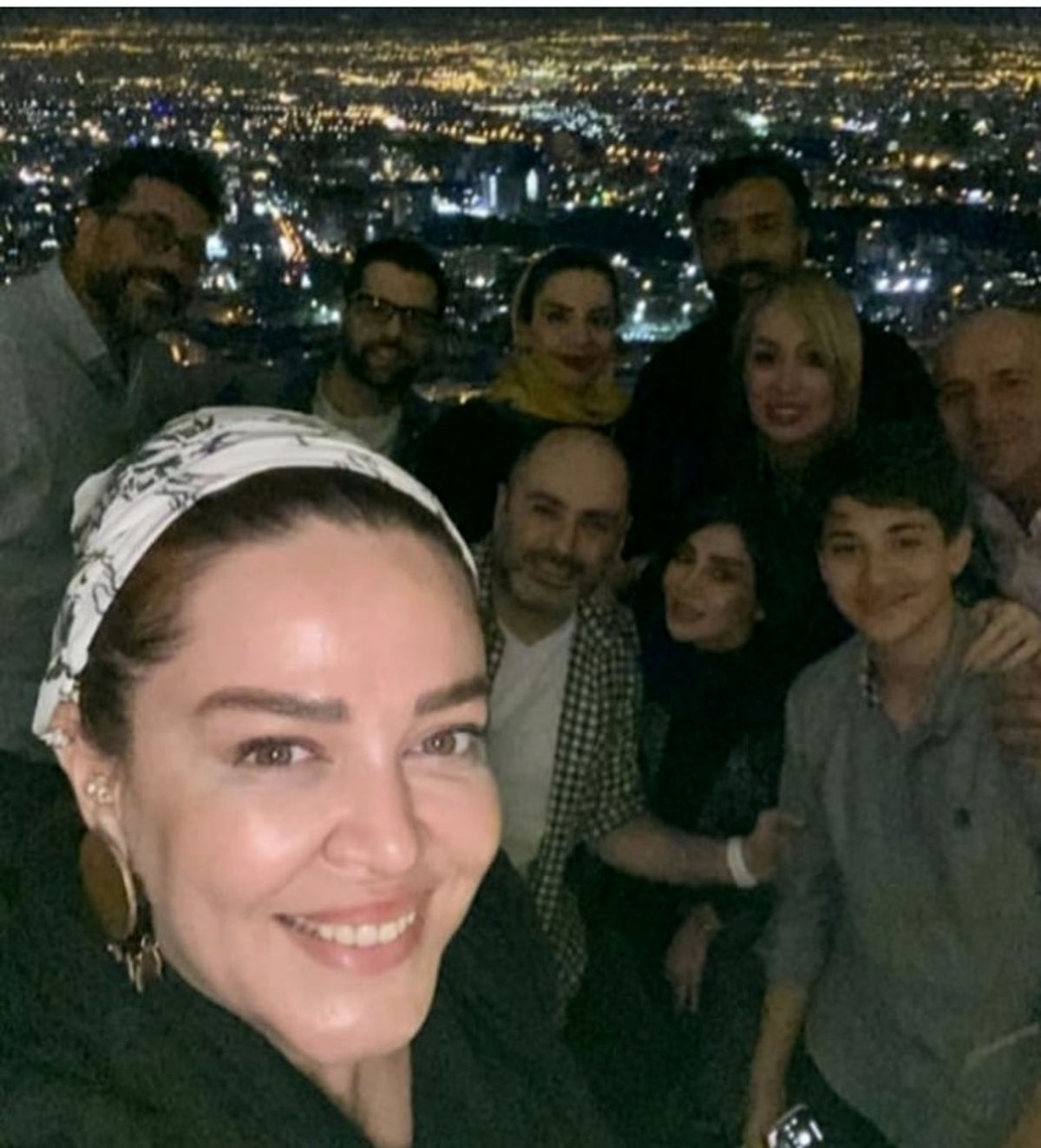 شبگردی های بهاره رهنما با خانواده اش + عکس
