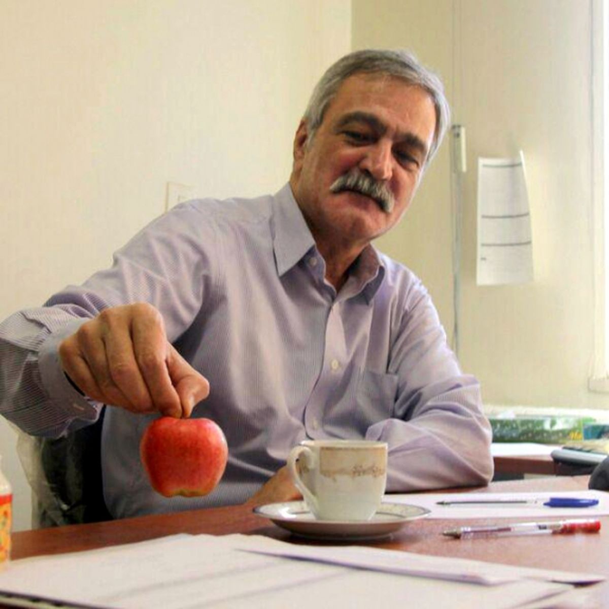بدرقه متفاوت پیکر استاد جامعه‌شناسی که تواب نبود+عکس