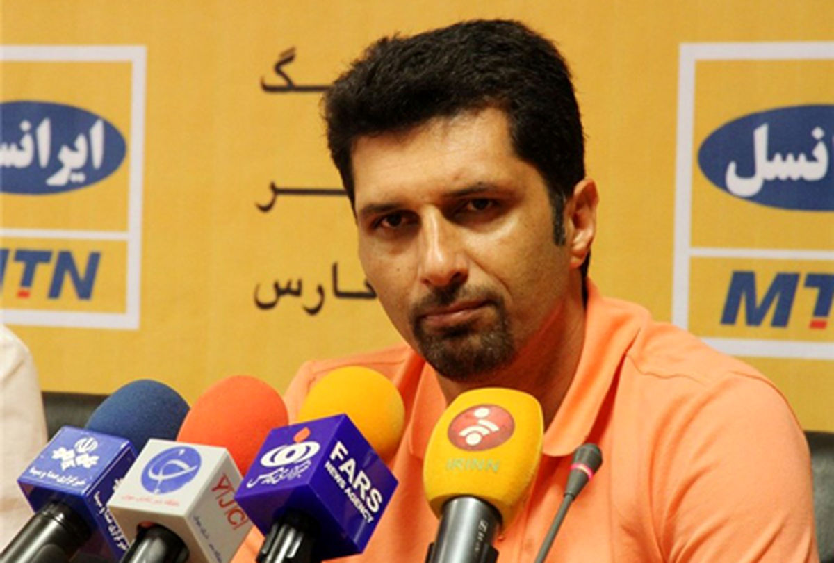 غیبت سرمربی ذوب‌آهن در نشست خبری