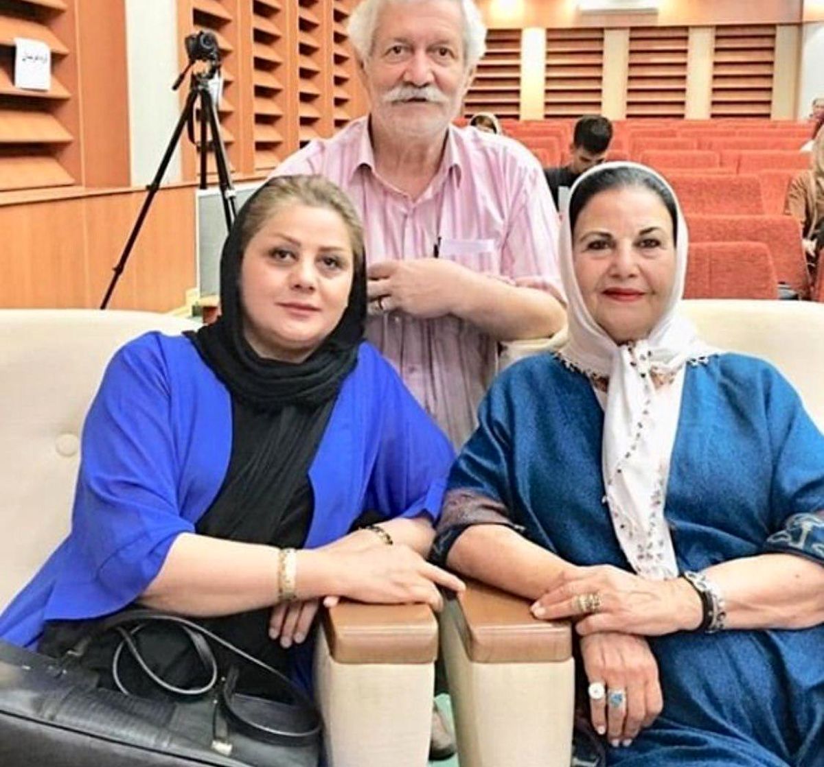 پوری بنایی در کنار آقای بازیگر پیشکسوت و همسرش+عکس