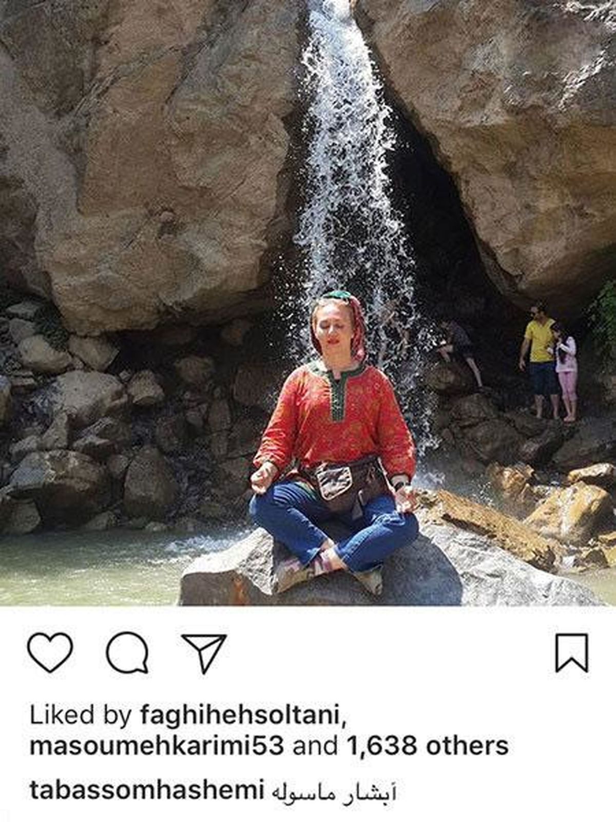 یوگای تبسم هاشمی در محیط عمومی+عکس