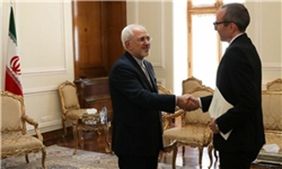 سفیر جدید اتریش استوارنامه خود را تسلیم ظریف کرد
