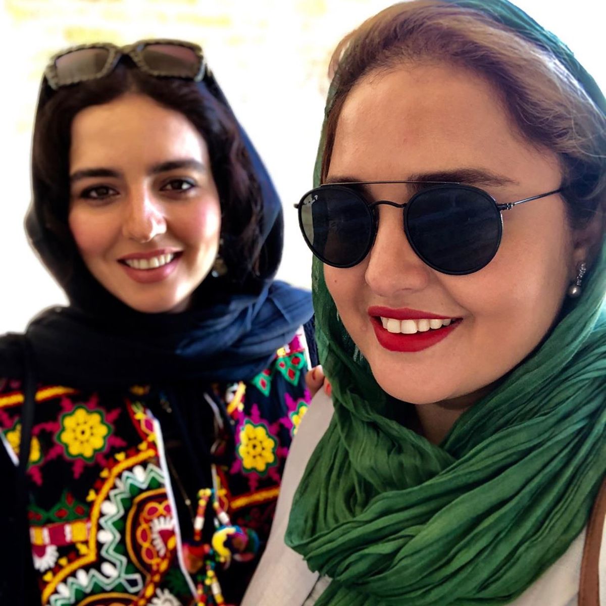 مسافرت نرگس محمدی و خواهرش به اصفهان+عکس