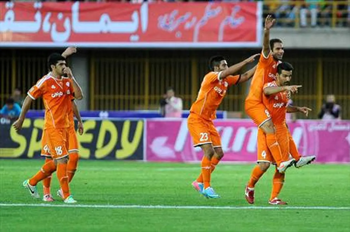 جدال استقلال و پرسپولیس بر سر ستاره سایپا در نیم فصل